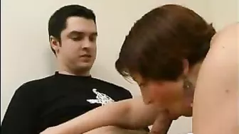 Mature plumper with big booty seduces neighbor guy on XXX fucking