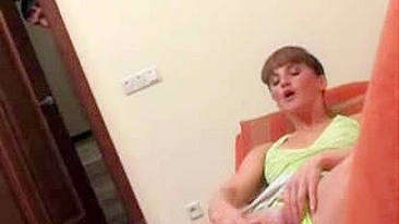 Stepson's XXX dick feels better for hot Russian mom in amateur clip