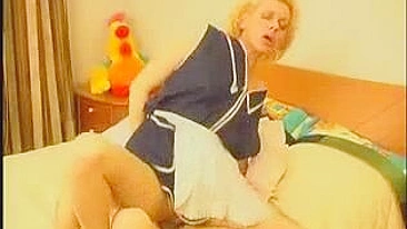 Teen dude thrusts XXX dick into moist snatch of Russian mature maid