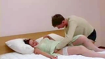 Dude gets horny in the morning and wakes Russian XXX mom to fuck her