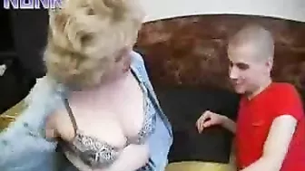 Curvy blonde mom willingly takes neighbor guy's XXX dong in doggy