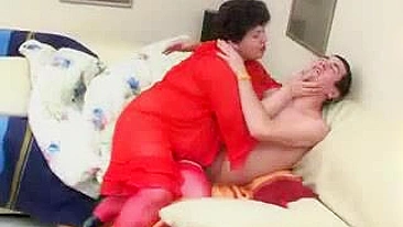 Chunky mom in red stockings uses stepson's meaty tool for XXX cunt