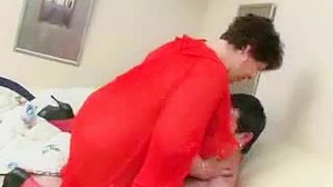 Chunky mom in red stockings uses stepson's meaty tool for XXX cunt