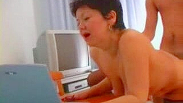 Hot XXX teacher uses cunt to make student interested in the subject