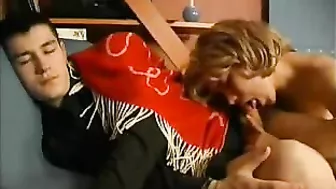 Mom wakes stepson up with XXX blowjob before intense anal drilling