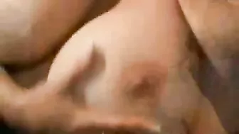 Mom enjoys hot outdoor XXX session with younger stud in amateur clip