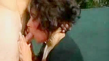 Mom enjoys hot outdoor XXX session with younger stud in amateur clip