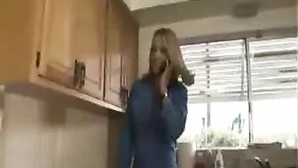 Hot mom loses control when sees delivery boy and takes his XXX prick