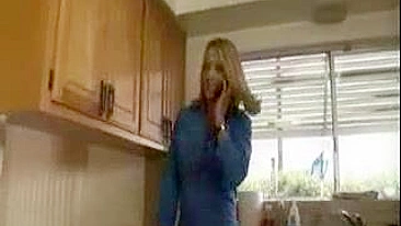 Hot mom loses control when sees delivery boy and takes his XXX prick