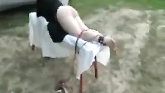 Amateur Arab mom with big fat ass deserves good spanking outdoors