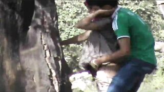 Dude takes amateur Arab mom to the forest to fuck her pussy there