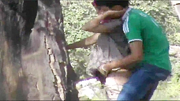 Dude takes amateur Arab mom to the forest to fuck her pussy there