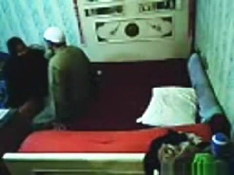 Camera Hidden Arab - Hidden camera catches horny elderly man fucking Arab mom on the bed |  AREA51.PORN