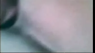 Lecherous mom takes lover's dick into shaved Arab cunt in the car