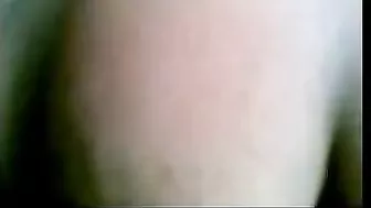 Lecherous mom takes lover's dick into shaved Arab cunt in the car