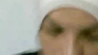 Arab mom spreads legs for pussy-licking while receiving phone calls