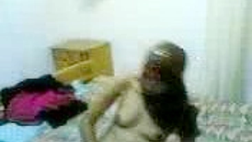 Obedient Arab mom fulfills all her hubby's carnal desires on cam