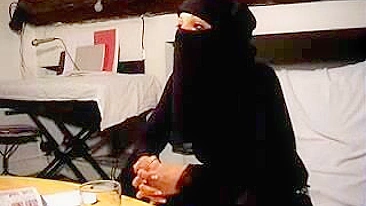 Blindfolded mom in hijab sucks big Arab dick like a pro on camera