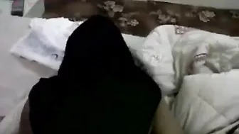 Amateur mom strips naked to get her Arab anal hole drilled well