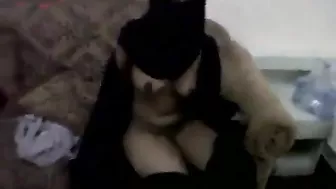 Amateur mom strips naked to get her Arab anal hole drilled well