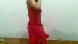 Slender mom in red performs Arab dance before taking dick into ass