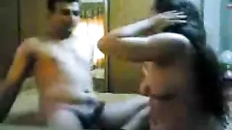 Husband coaxes Arab mom to make amateur video of their hot coupling