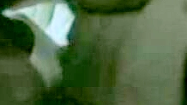 Arab mom's fat twat gets penetrated and drilled with lover's boner