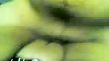 Arab mom's fat twat gets penetrated and drilled with lover's boner