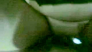 Arab mom's fat twat gets penetrated and drilled with lover's boner