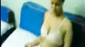 Frolic Arab mom has nothing against fucking her boss on the couch