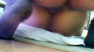 Naked mom gets fantastic sensations during anal sex with Arab man