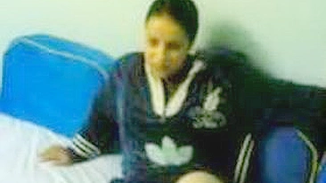 Horny young boss copulates with mature Arab mom right in the office