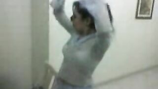 Amateur Arab girls and moms shake their sexy asses in compilation