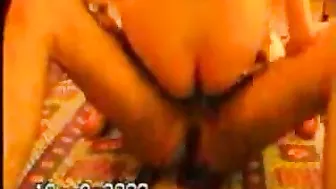 Hubby licks pussy of Arab mom and records them having sex at home