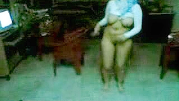 Shameless Arab mom demonstrates her curves while dancing all naked