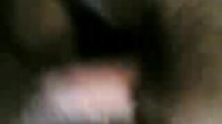 Boyfriend kisses Arab wench passionately and fucks her hard outdoors