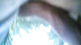 Boyfriend kisses Arab wench passionately and fucks her hard outdoors