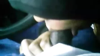 Skillful mature mom in hijab gives head to Arab hubby in the car