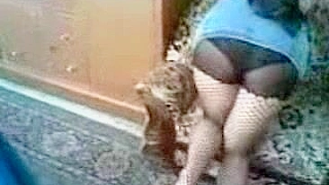 Mom with big ass earns money working as a hooker for Arab clients