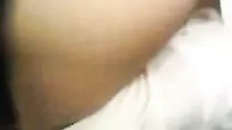 Arab mom with gorgeous big booty is more than ready to fuck on cam