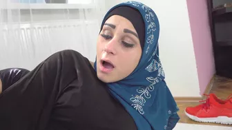 Behind hijab boy sees porn skank in mom loving to fuck like any Arab Behind hijab boy sees porn skank in mom loving to fuck like any Arab