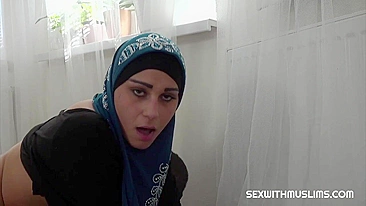 Behind hijab boy sees porn skank in mom loving to fuck like any Arab