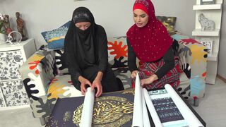 Hijab hides unsatisfied mom who is the Arab but still loves porn