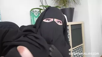 Czech with hijab has sex with porn boy in absence of Arab hubby and mom