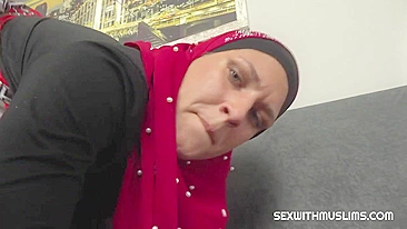 Mom with hijab has macho man who satisfies Arab in homemade porn video