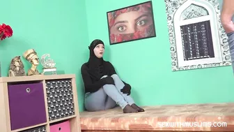 Hijab on well-behaved Arab beckons porn actor to make it with the mom