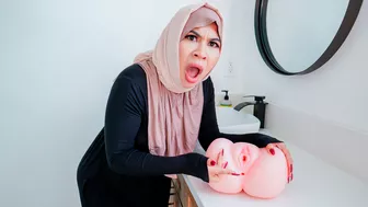 Mom with hijab caught porn addicted hubby with toy and Arab wanted sex