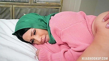 Hijab provokes porn mood so man nails the mom with Arab features