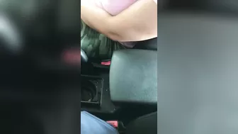 Morrocan mom fucked in the car and soaked in sperm