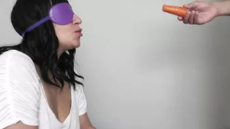 Arab beauty sucks dick blind folded in dirty XXX cam play